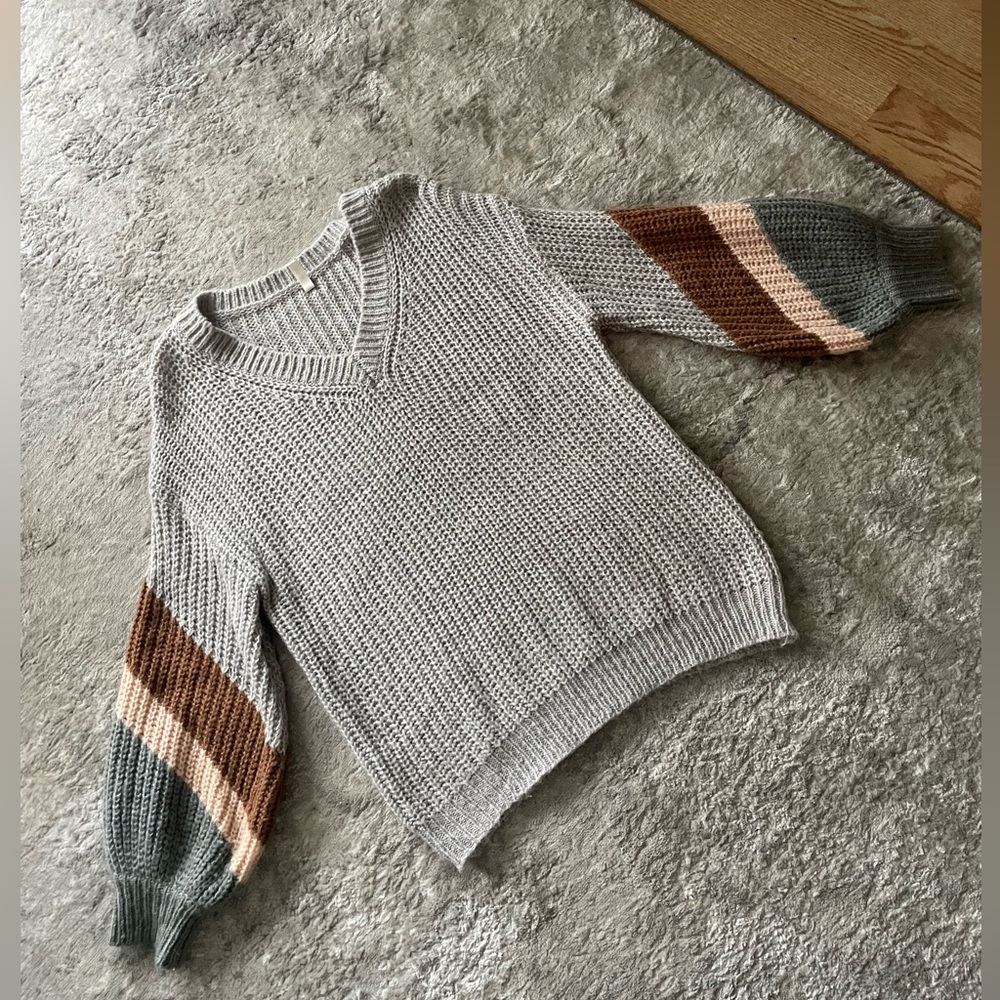Grey/brown/pink boutique sweater